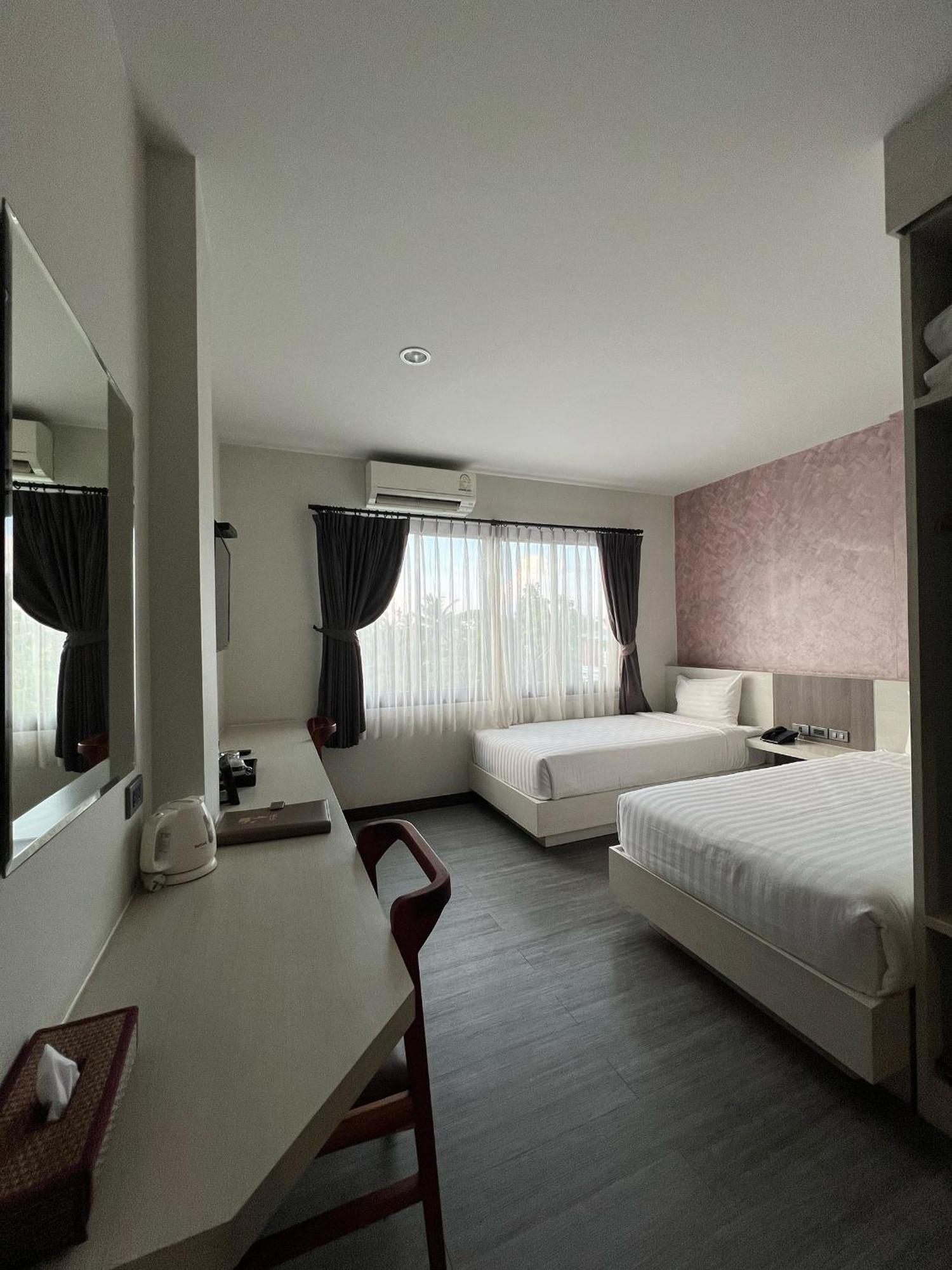 Socool Grand Hotel Nang Rong Eksteriør billede