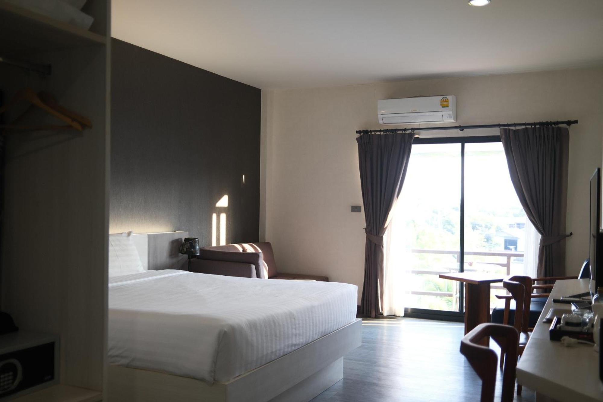Socool Grand Hotel Nang Rong Eksteriør billede
